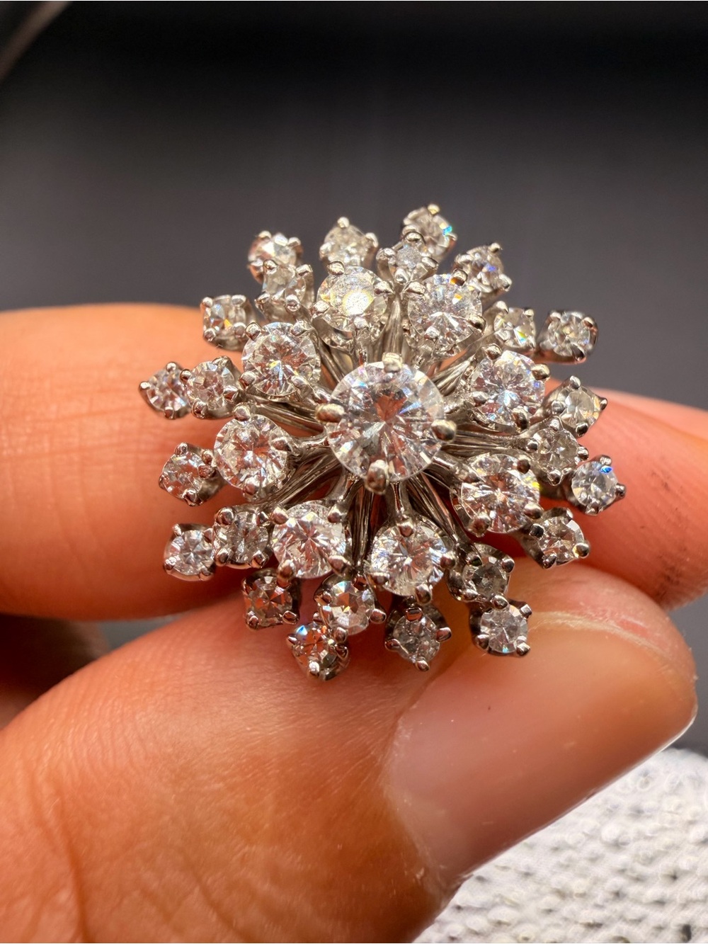 14k White Gold 2 Ctw Vintage Diamond Ring Size 7.